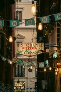 Naples itineraire-gourmand-pizzerias-de-la-riviera-napolitaine travel